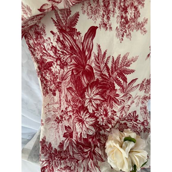 Pottery Barn Red Matine Toile KING Pillow Sham French Country Holiday Set Of 2 - Picture 4 of 7